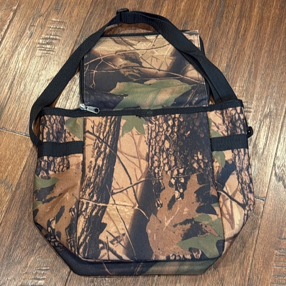 FedEx Ground Camo Brown and Black Insulated Bag - Picture 9 of 12